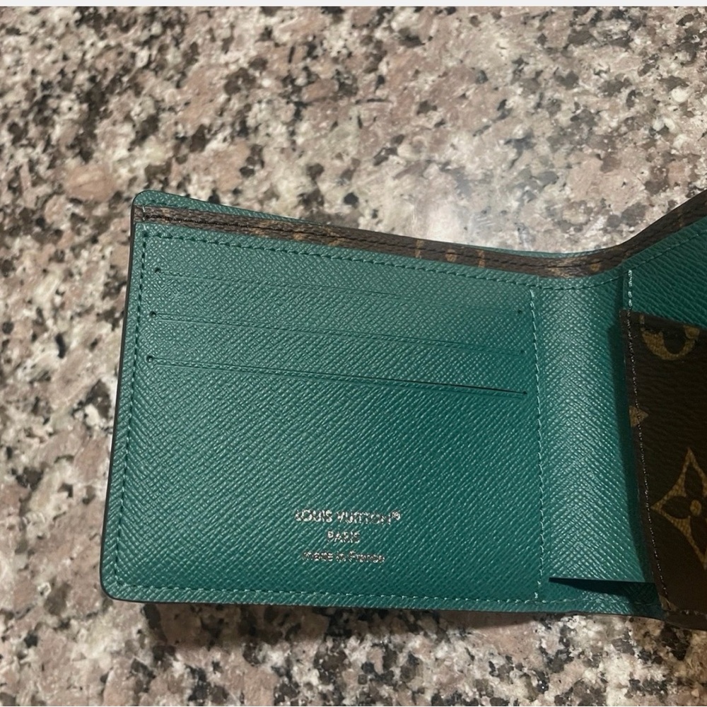 Louis Vuitton Monogram Wallet with Teal Accent - Picture 5 of 6